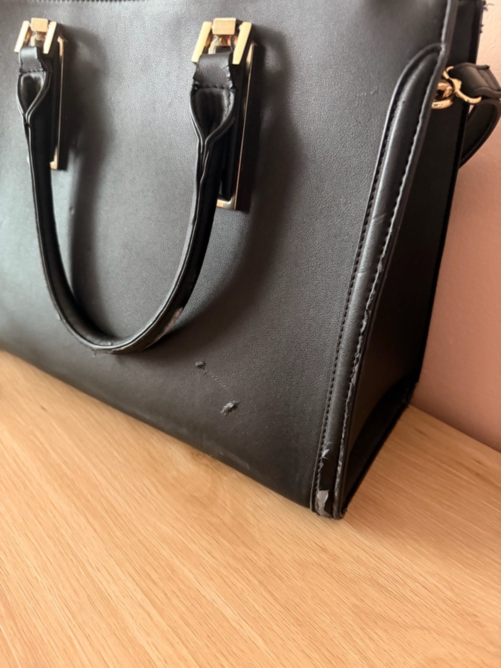 Classic Black ALDO Handbag - Picture 6 of 9